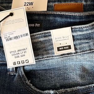 Judy Blue - 22 Wide, Mid Rise, Unicorn Dream Jeans